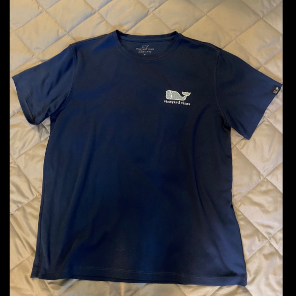 Vineyard vines tee